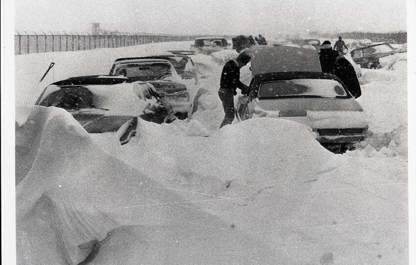 Ohioans stranded in their cars during blizzard