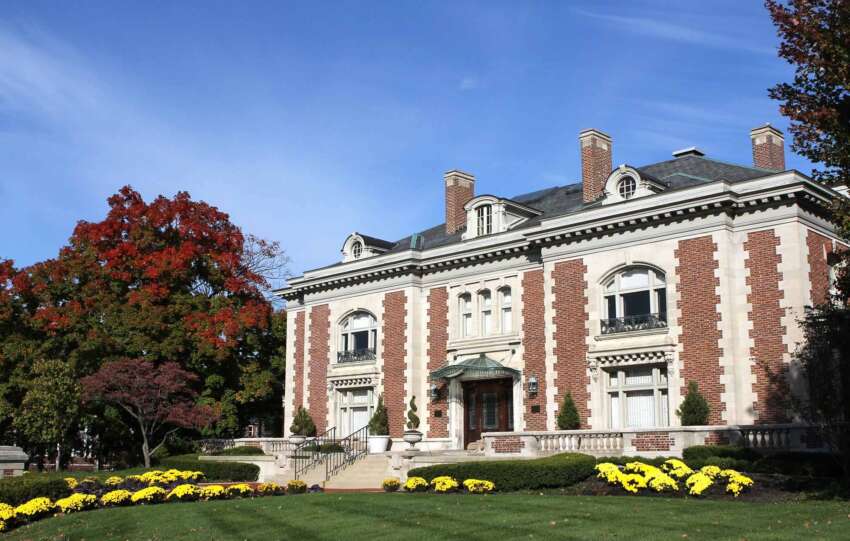 columbus foundation charles lindenberg mansion