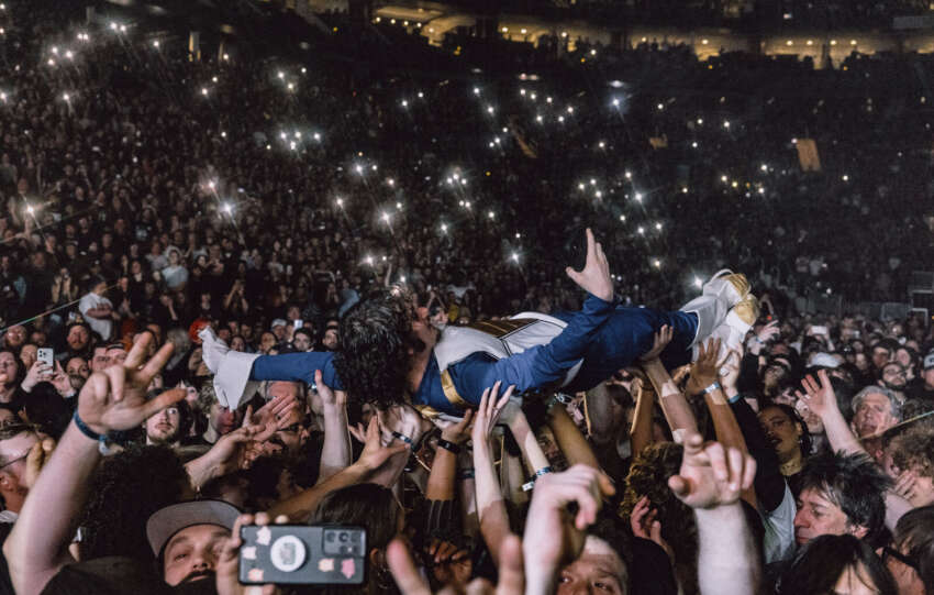 deftones crowd surfing