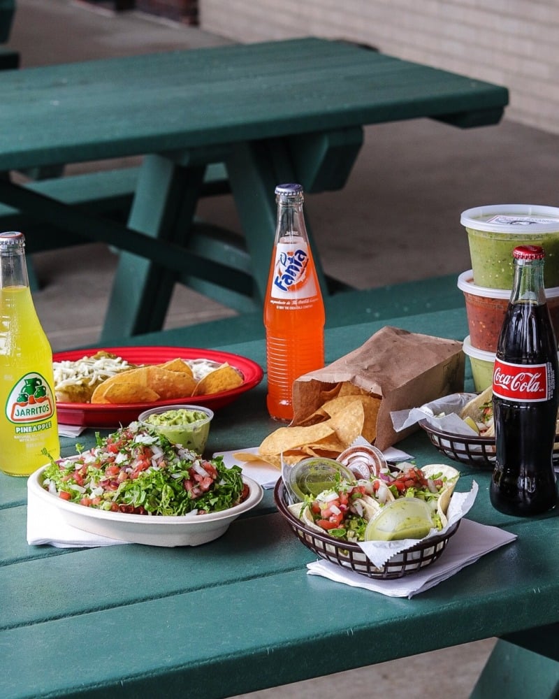 Dos Hermanos tacos