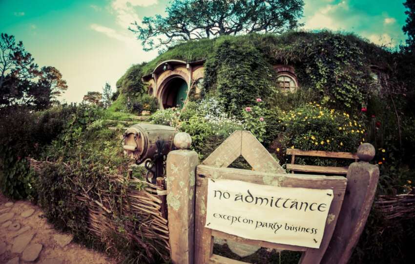 hobbiton sign in front of shire