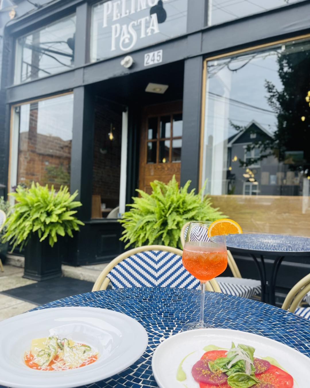 pelinos pasta patio