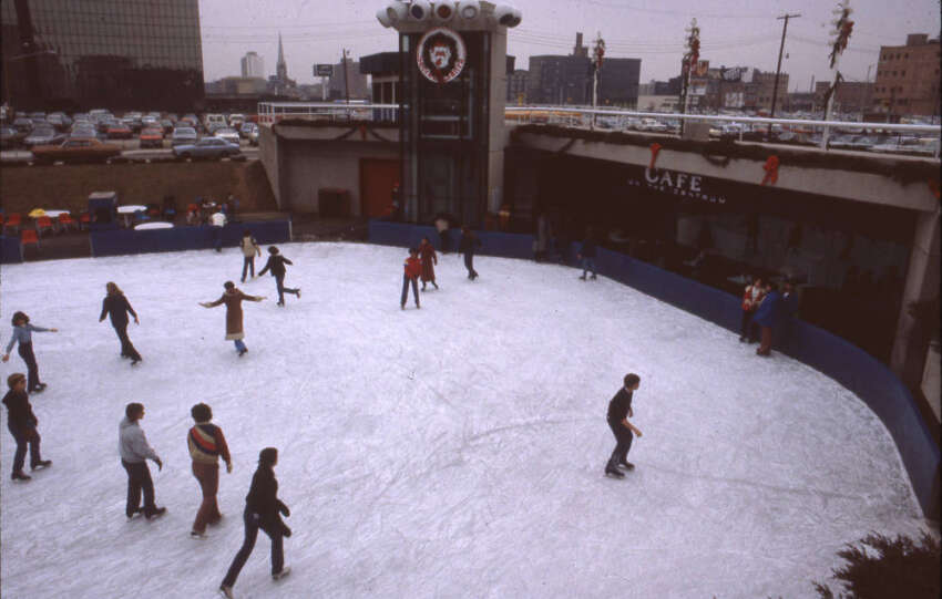 people ice skating at centrum