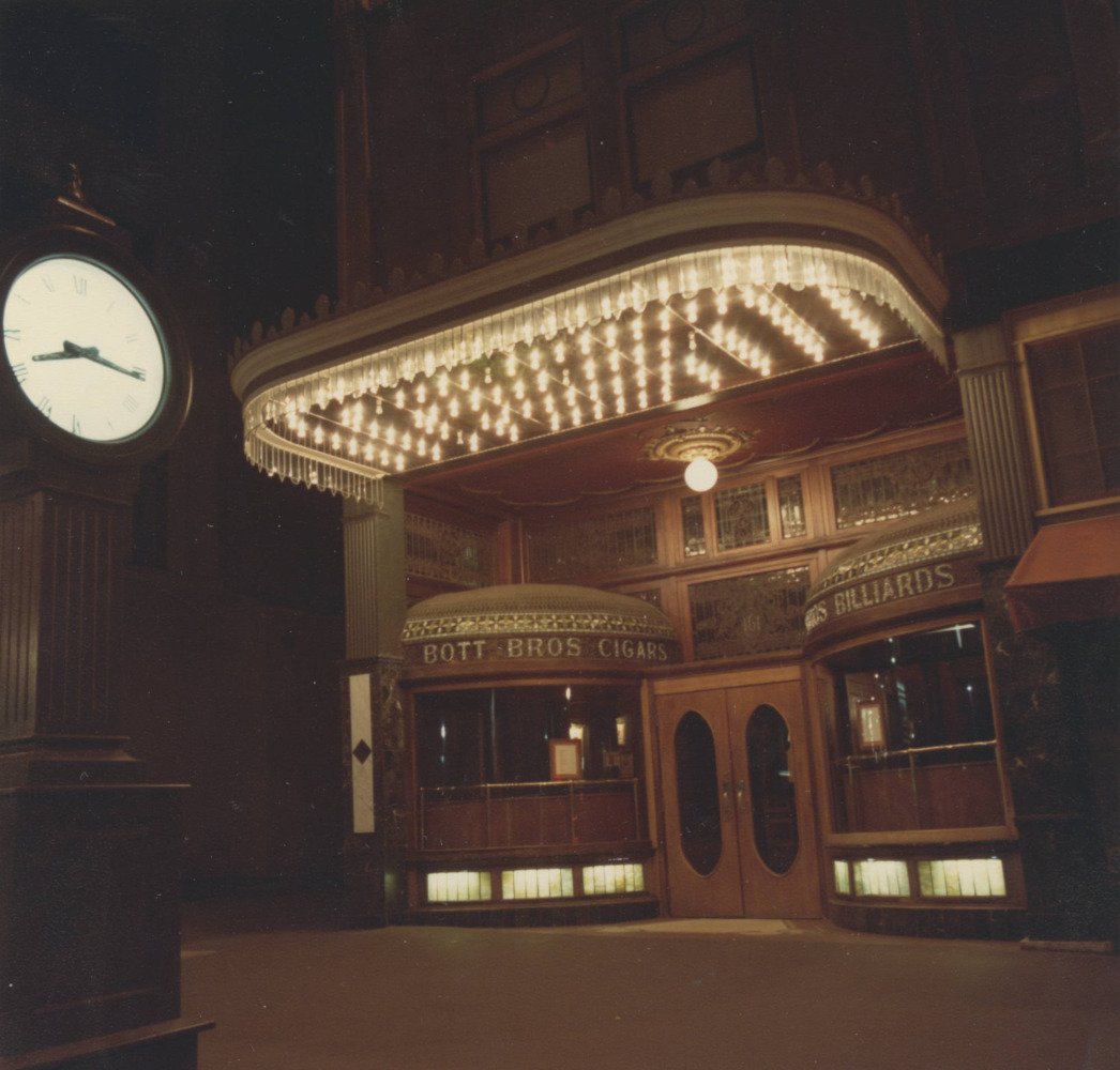 the clock restaurant columbus