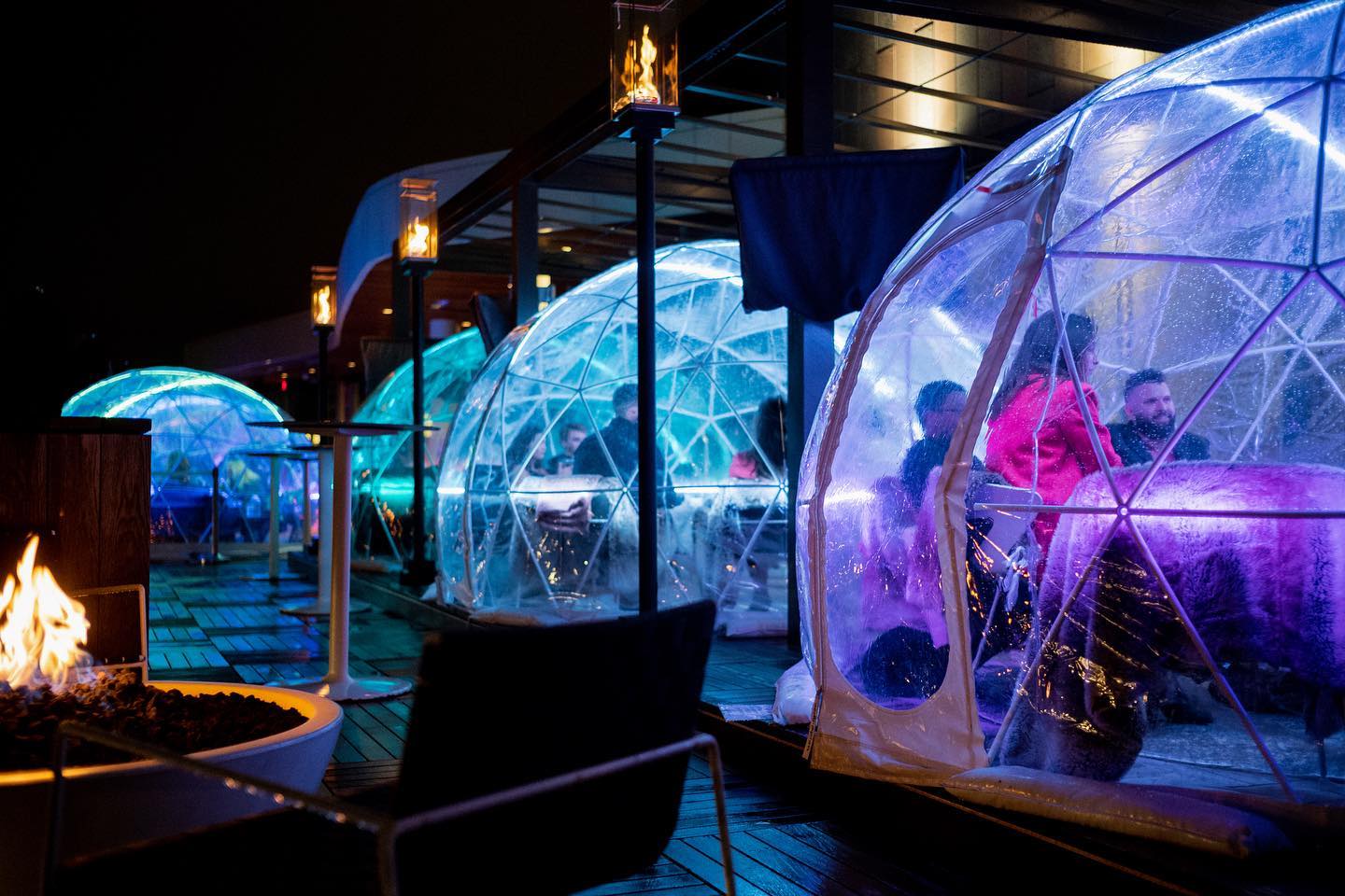 igloo dining on vaso rooftop